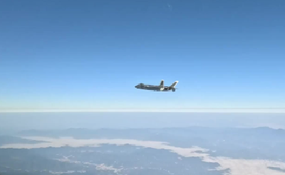 视频丨东部战区发布演习实景实弹现场视频《拔点 断线 封港》