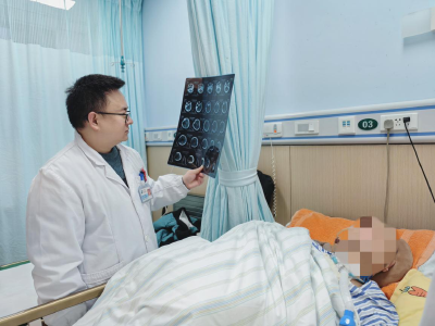 高血压+熬夜刷手机，男子脑血管“崩了”！