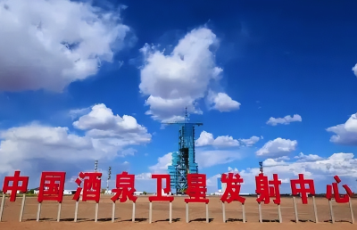 力鸿一号飞行器首飞成功