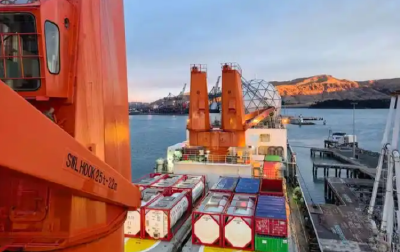 南极考察有新消息！“雪龙”号完成物资补给离开新西兰