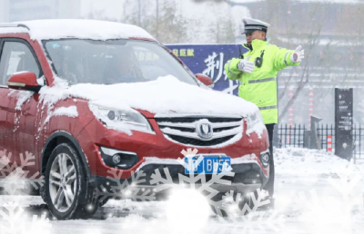 湖北荆州：“冻”真格，战冰雪！