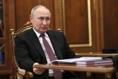 普京同伊朗总统通电话