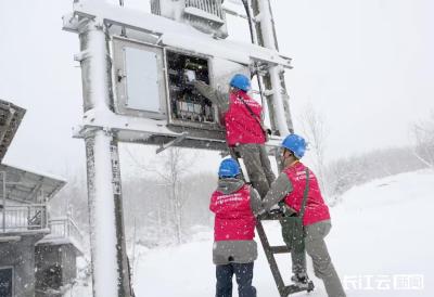 湖北恩施：鏖战风雪保供电