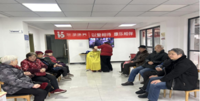 武汉市花园山社区：剪刀传情暖夕阳 公益义剪护安康