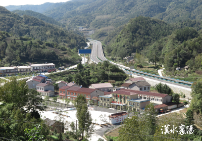 不靠“硬管”靠“共治”！看襄阳这9个村怎么把人心聚起来