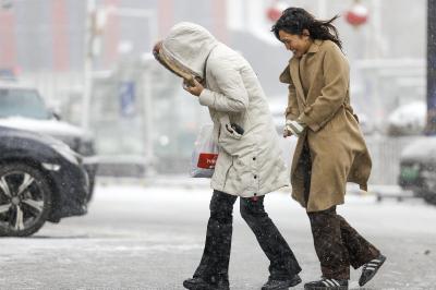 今冬最强寒潮来袭 湖北将迎大范围雨雪冰冻天气 降温可达14℃
