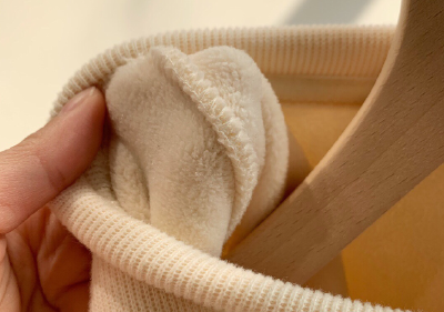 你的“亲肤棉”可能是100%化纤！警惕冬季保暖产品的“伪天然”陷阱