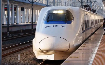 武昌站开通直达海拉尔列车，全程48小时，票价335元起