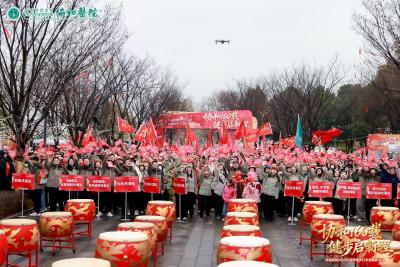千余名医护东湖绿道迎新年 