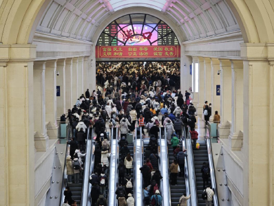 新年首日 武铁应对雨雪天气保障旅客出行