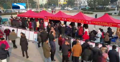 孝感应城：家门口的招聘会 暖冬就业“加速度”