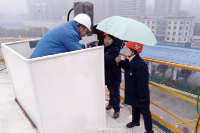 雨中砺初心 盘点守精准 