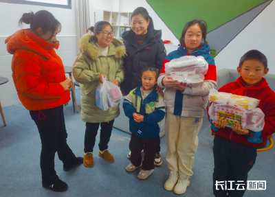 神农架：“爱心妈妈”情暖童心