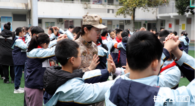 信息支援部队工程大学开展“军民同心·筑梦未来”暖心帮扶活动