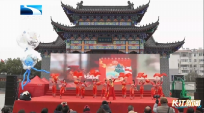 精彩节目+烟火市集 孝感“村晚”迎新春