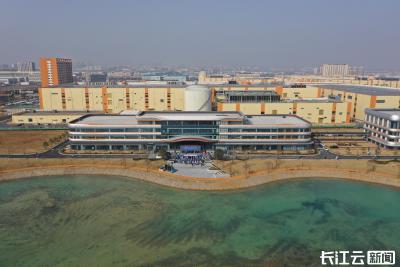 湖北最强锂电“大脑”开始运行！亿纬动力荆门研究院零区暨龙泉实验室建成揭牌