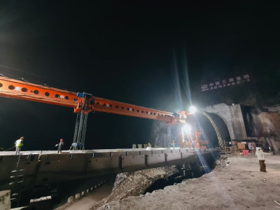 三峡枢纽茅坪港疏港铁路“骨架”贯通 向2026年通车冲刺