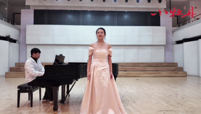 小牡丹—《桃花红杏花白》