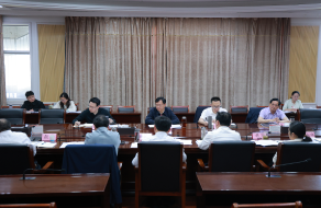 胡广主持召开第十五届县委常委会第...