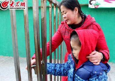 带孤独症孩子回家过年 特教老师是第二个“妈”