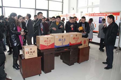 外出创业成功人士盛赞家乡巨大变化