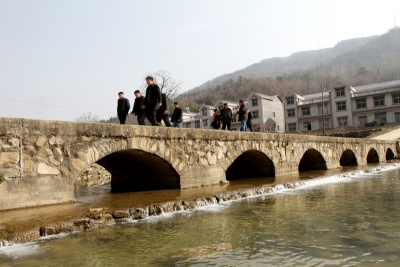 房县加快精准扶贫村水利设施建设