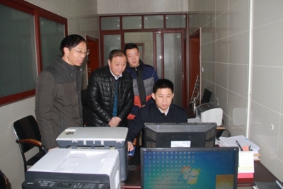 纪道清等县领导走访慰问一线值班干部职工