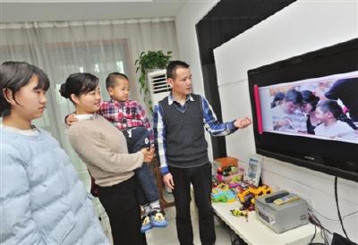 【网络媒体走转改】指尖传承：巧绣娘办起苏绣艺术工艺体验馆