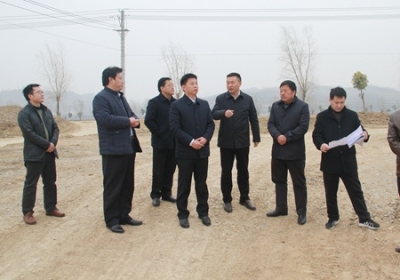 纪道清调研县一中转址新建项目进展情况