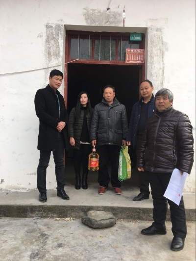 窑淮镇计生办走访慰问计生特扶家庭