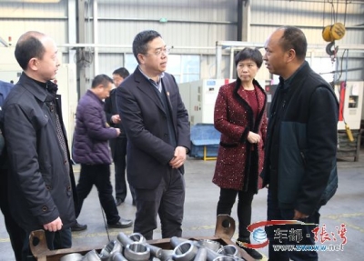 节后上班第一天 刘宇飞、周玲深入企业走访慰问