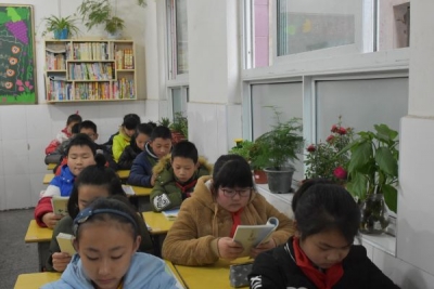 县实验小学开展“绿色家园我来建，最美班级你来评”活动