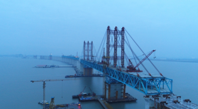 网络大V走访“当代中国奇迹”感受中国制造魅力