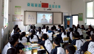 门古初中开展安全教育日专题活动