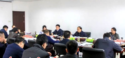 蔡贤忠主持召开县四家班子联席会及县委常委会议