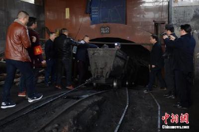 近期发生数起煤矿事故 国务院安委办：严打违规行为