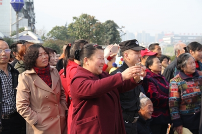 我县举行2017年春节文艺大巡游优秀民间节目展演活动