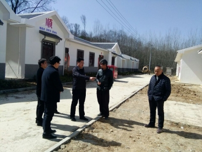 陈刚调研桃园沟村出列巩固发展情况