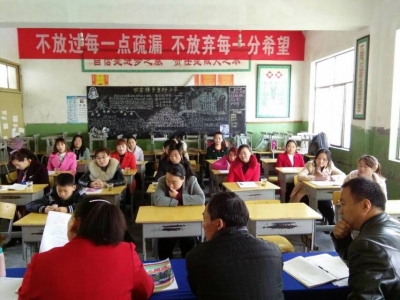 八一希望小学“家校共建”谋新篇