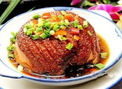 竹溪八大碗：款待贵宾的席面