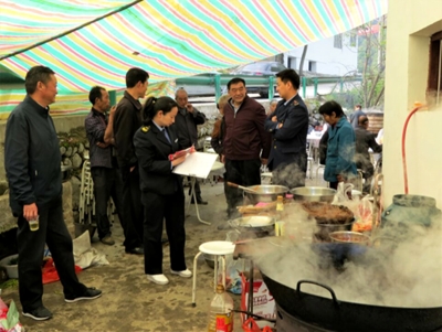 军店镇敢对违规待客喊停