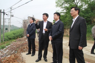 纪道清到环城北路项目现场办公