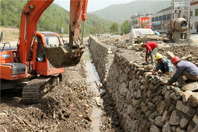 房县除险加固城乡病险河堤 
