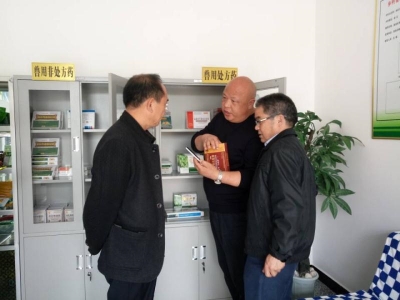 市监督所来房县检查指导乡村兽医诊疗点建设
