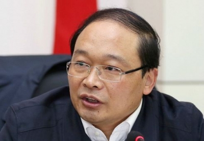 蔡贤忠突击检查尹吉甫镇珠藏洞村精准扶贫工作