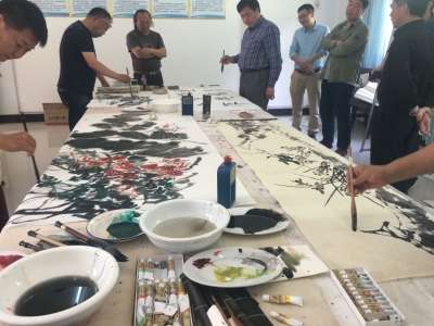山东、湖北省数名画家来野人谷镇采风