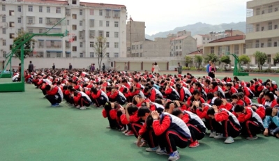 城关四中开展防震减灾疏散演练