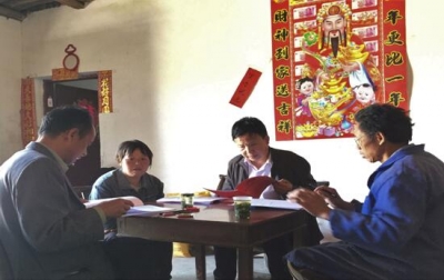 房县教育技术装备站开展精准扶贫“摸底回访”活动