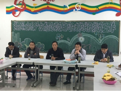 房县尹吉甫镇与万峪河乡举行初三毕业班教师联谊会