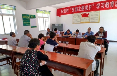 白鹤镇巧用力，出奇招化解“争当贫困户”矛盾